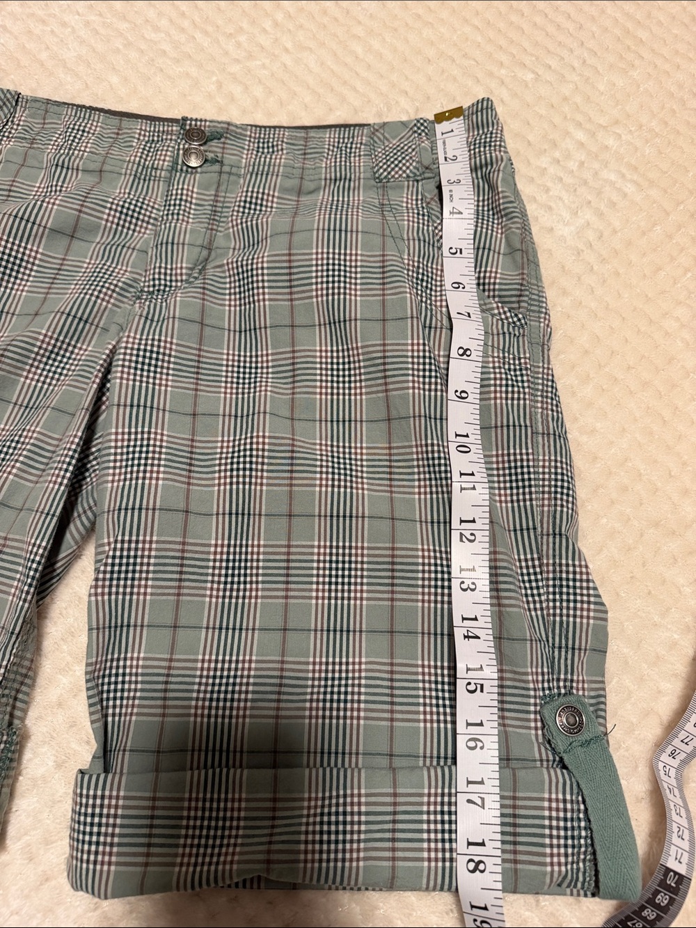 Mossimo Supply Co. Green Plaid Women's Bermuda Shorts - Picture 6 of 7